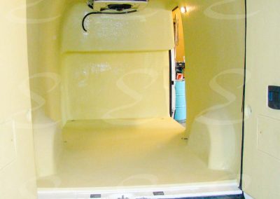 rivestimento poliurea protezione antiabrasione interno furgone