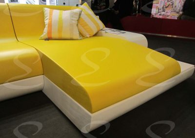 rivestimento poliurea divano giallo design elastopol